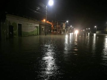 Uyuni quedó anegado anoche