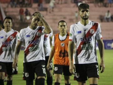 El plantel potosino sale cabizbajo tras el resultado.