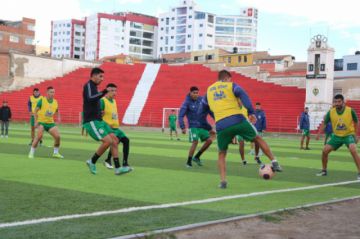 Los jugadores lilas durante su entrenamiento.
