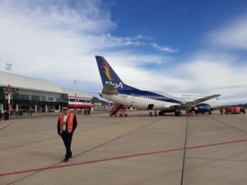 La comisión aterrizó esta mañana en Sucre. 
