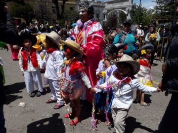 Los estudiantes de kínder derrochan alegría.