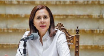 La ministra de Relaciones Exteriores, Karen Longaric.