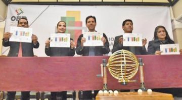 Los vocales del Tribunal Supremo Electoral tras el sorteo.