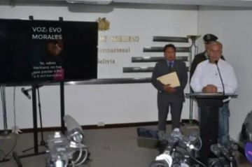 El 20 de noviembre, Murillo, mostró un video en el que se ve al dirigente comunicarse con el expresidente.