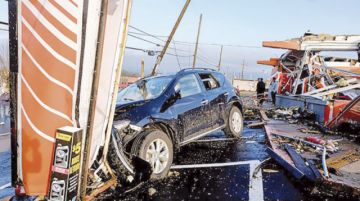 Ola de devastadores tornados deja más de veinte muertos