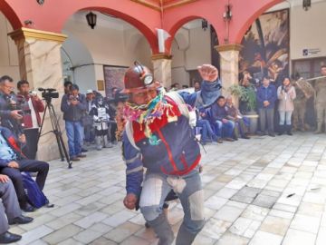 No faltó el premio a las tradiciones potosinas.