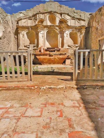 Atrio del templo de Tirispaya.