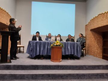 El sacerdote presentó su trabajo en la Casa Nacional de Moneda.