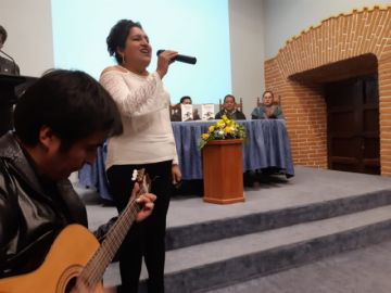 El sacerdote presentó su trabajo en la Casa Nacional de Moneda.