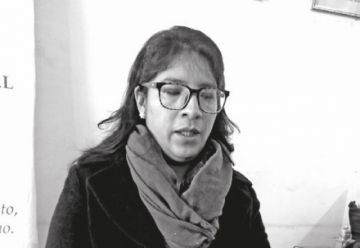 Una maestra  descubre que alumna está embarazada