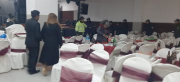Desalojaron a las personas y se clausuró el salón. FOTO: INTENDENCIA MUNICIPAL