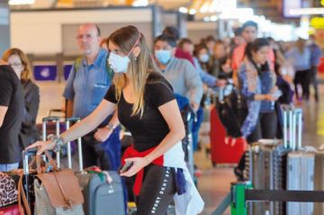 El tráfico de pasajeros en la red de aeropuertos española cayó 14,3 % durante la primera semana de marzo.