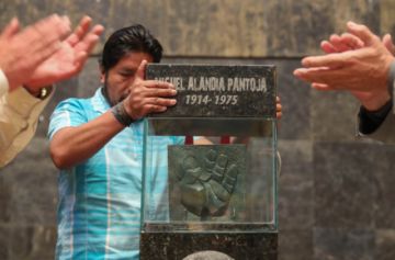 Los restos del muralista están en el Museo de la Revolución.