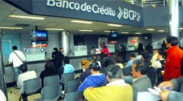 Bancos atenderán a la población hasta las 12:30 debido al COVID-19