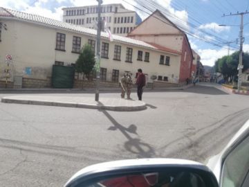 Hay un férreo control militar y policial.