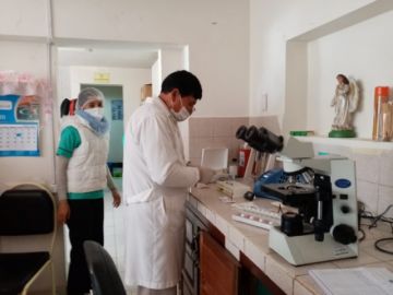 La concejala habló con el personal médico