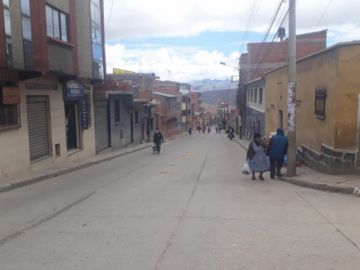 Así están las calles cerca a mediodía.