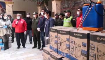 La entrega fue cerca a mediodía en la Gobernación.