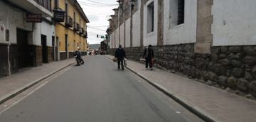Así están las calles cerca a mediodía.