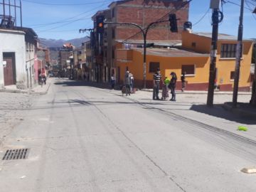 Las personas regresan a casa esta jornada de miércoles.