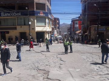 Las personas regresan a casa esta jornada de miércoles.