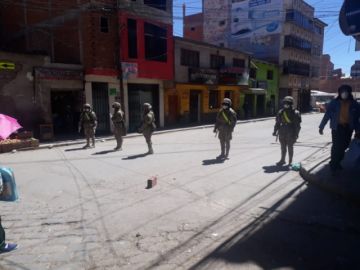 Las personas regresan a casa esta jornada de miércoles.
