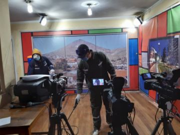 Desinfectaron desde camiones que llegaron de Chile, centros de salud, farmacias y otras oficinas. FOTO UNIDAD DE SALUD AMBIENTAL