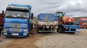 Desinfectaron desde camiones que llegaron de Chile, centros de salud, farmacias y otras oficinas. FOTO UNIDAD DE SALUD AMBIENTAL