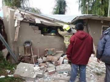La Unidad de Bomberos acudió a auxiliar a la familia.