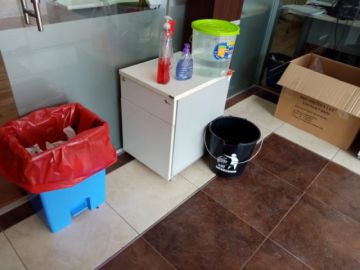 Visitó el centro de aislamiento.