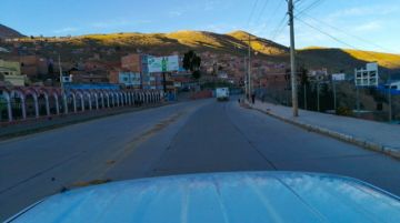 Para llegar al lugar, pasaron un río y caminaron hasta llegar al hogar de los que necesitaban alimentos. FOTO GACIP