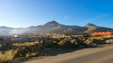 Para llegar al lugar, pasaron un río y caminaron hasta llegar al hogar de los que necesitaban alimentos. FOTO GACIP