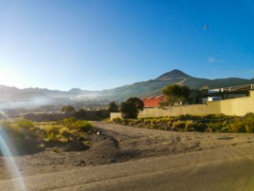 Para llegar al lugar, pasaron un río y caminaron hasta llegar al hogar de los que necesitaban alimentos. FOTO GACIP