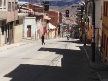 personas violan la cuarentena incluso con niños pequeños.