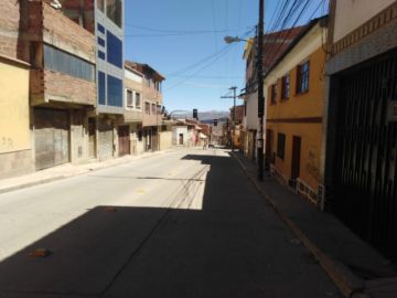 personas violan la cuarentena incluso con niños pequeños.