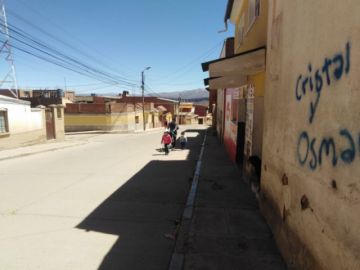 personas violan la cuarentena incluso con niños pequeños.