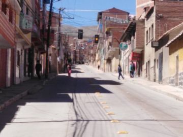 personas violan la cuarentena incluso con niños pequeños.