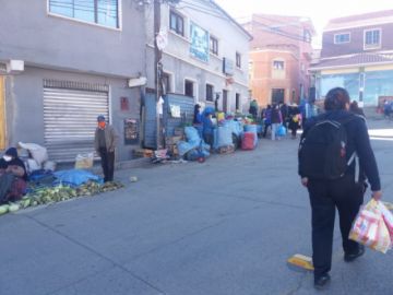 Los controles están en varias zonas con mercados y tiendas.