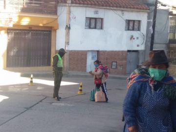 Los controles están en varias zonas con mercados y tiendas.