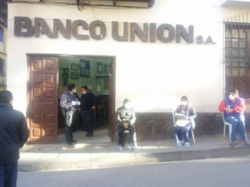 Los controles están en varias zonas con mercados y tiendas.