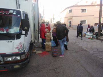 El precio del huevo, de acuerdo a la Intendencia, es de 20 Bolivianos, pero hay precios de hasta 25 Bolivianos.