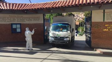 el carro también es desinfectado.