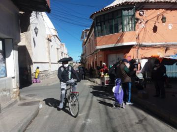 Buscan que la ciudadanía esté desinfectada.