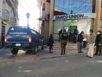 Se implementan medidas de desinfección desde los zapatos.