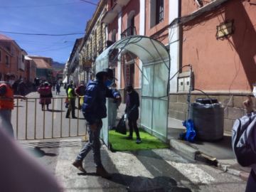 Buscan que la ciudadanía esté desinfectada.