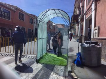 Buscan que la ciudadanía esté desinfectada.