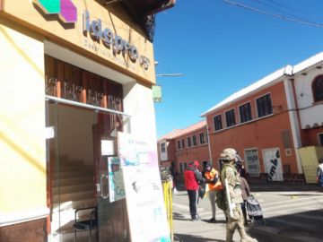 Se implementan medidas de desinfección desde los zapatos.