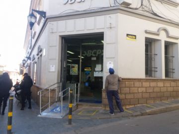 Se implementan medidas de desinfección desde los zapatos.