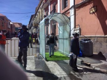 Buscan que la ciudadanía esté desinfectada.