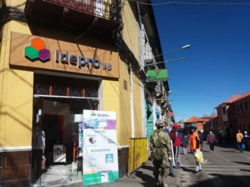 Se implementan medidas de desinfección desde los zapatos.